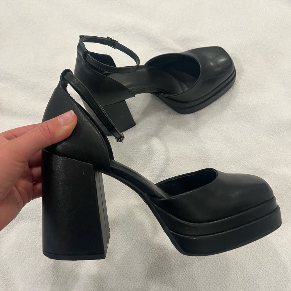 Wild Fable Heels size 9